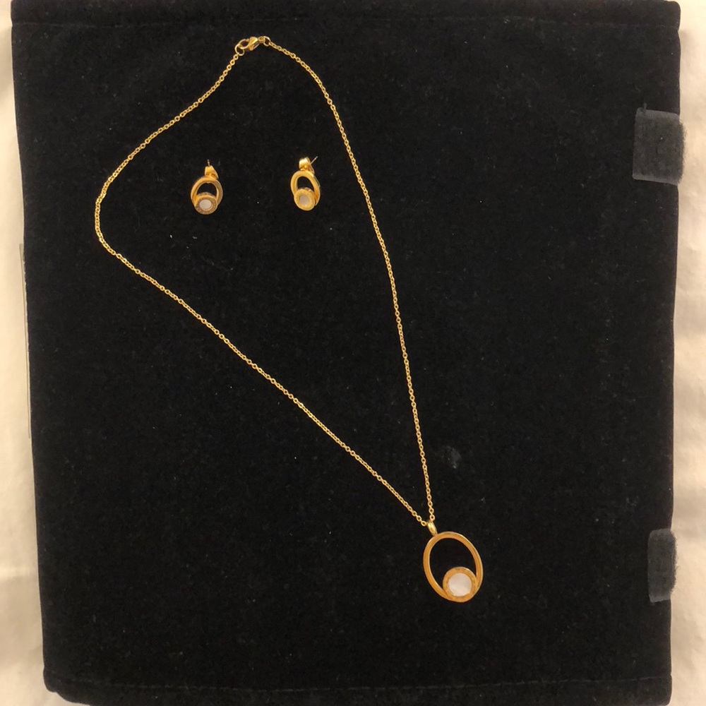 Necklace and earrings. NEW